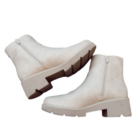 Naturalizer Cade Lug Sole Boot Porcelain Beige Size 8.5 - Picture 2 of 7